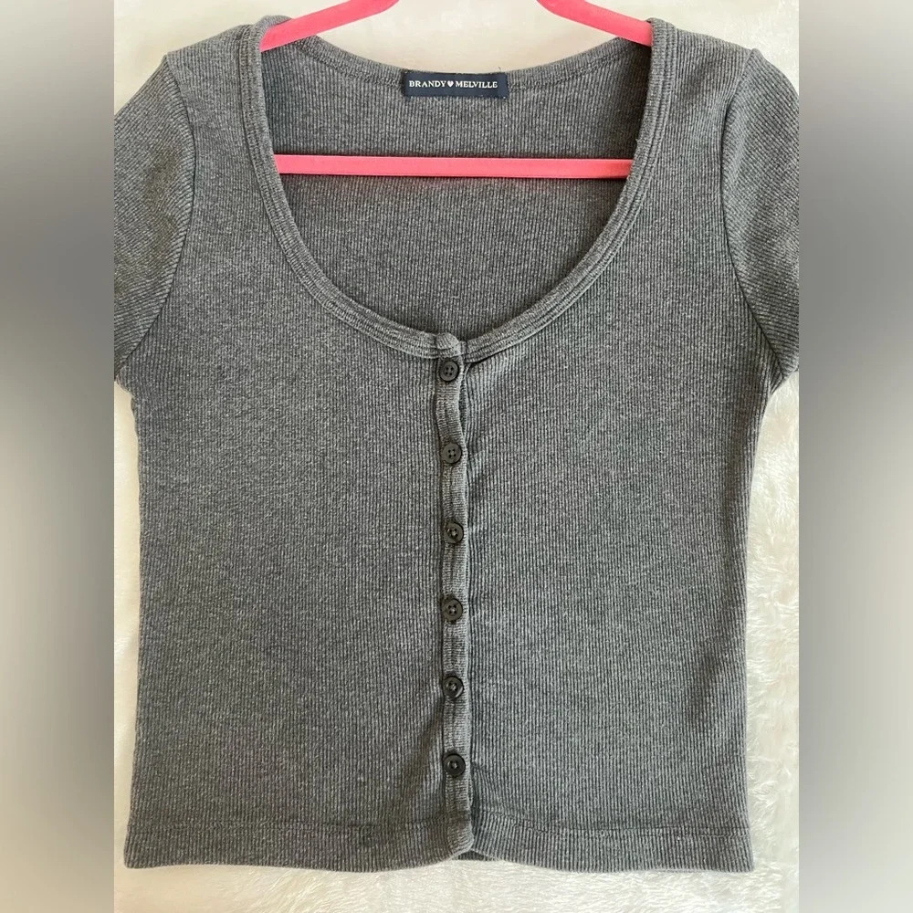 Brandy Melville Gray Zelly Bottom Down Top round neck short sleeves one size - Picture 4 of 7